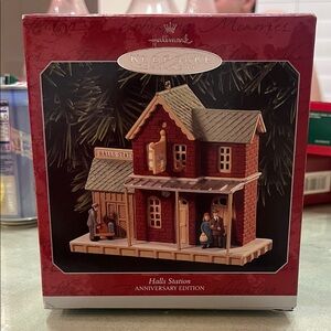 25th anniversary edition Hallmark Keepsake Ornament - Halls Station 1998